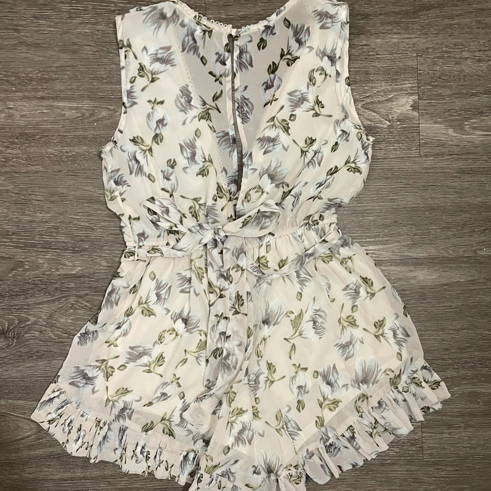 Dainty Hooligan Floral Romper